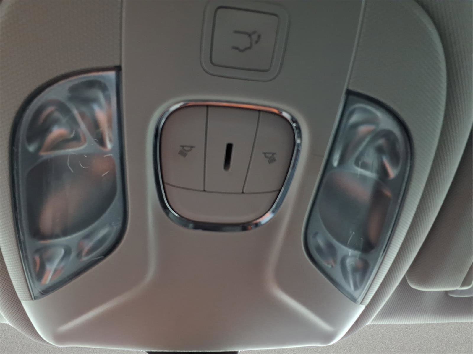 Used 2018 Jeep Compass Limited image 28