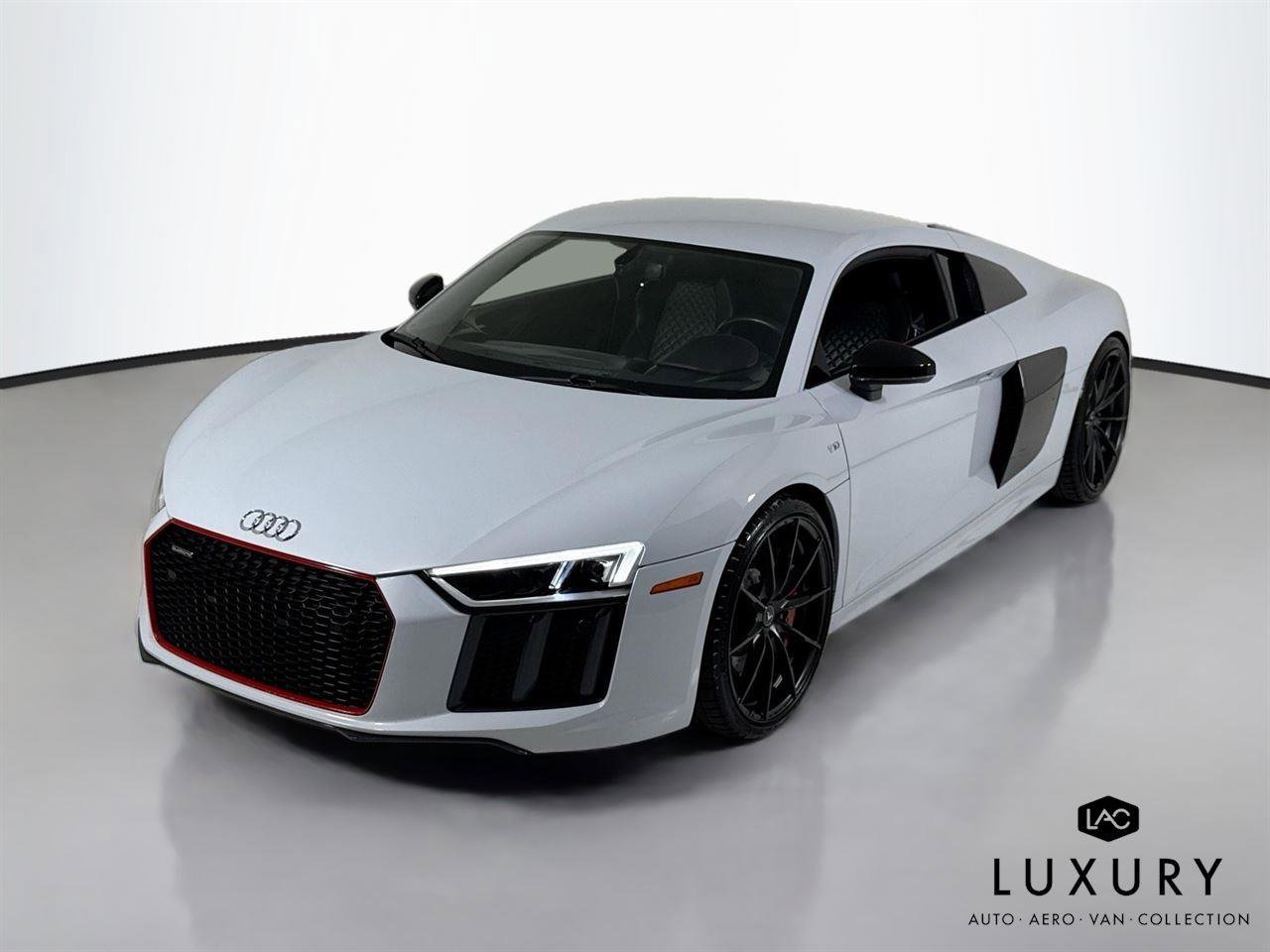 Used 2017 Audi R8 V10 w/ Carbon Exterior Package image 4