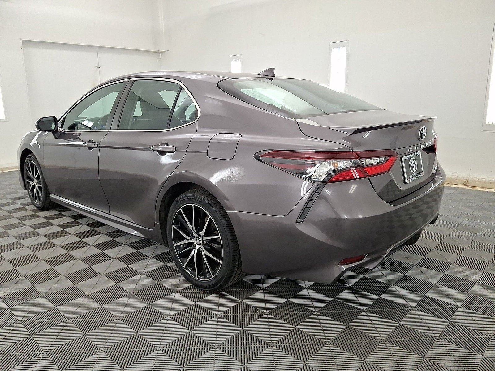 Certified 2023 Toyota Camry SE FWD image 13