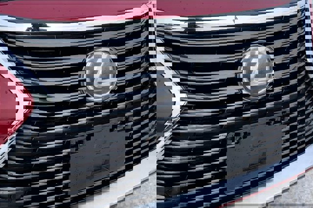 Used 2016 Lexus ES 350 w/ Luxury Package w/Wood Trim image 29