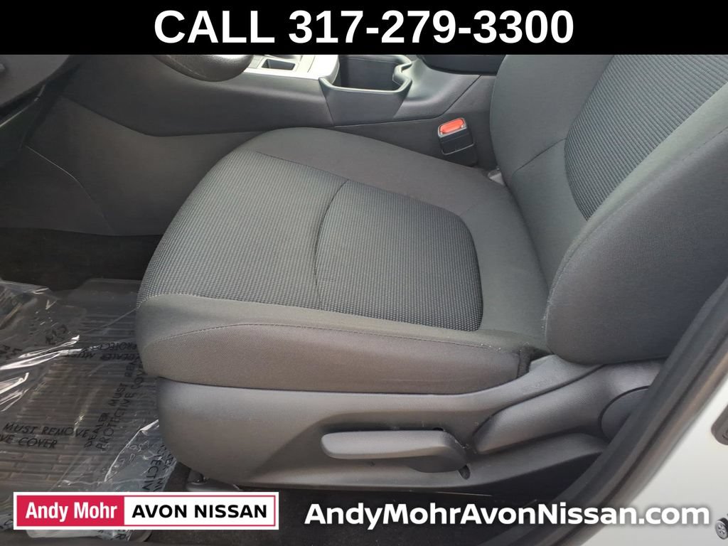 Used 2025 Toyota RAV4 LE AWD/4WD image 19