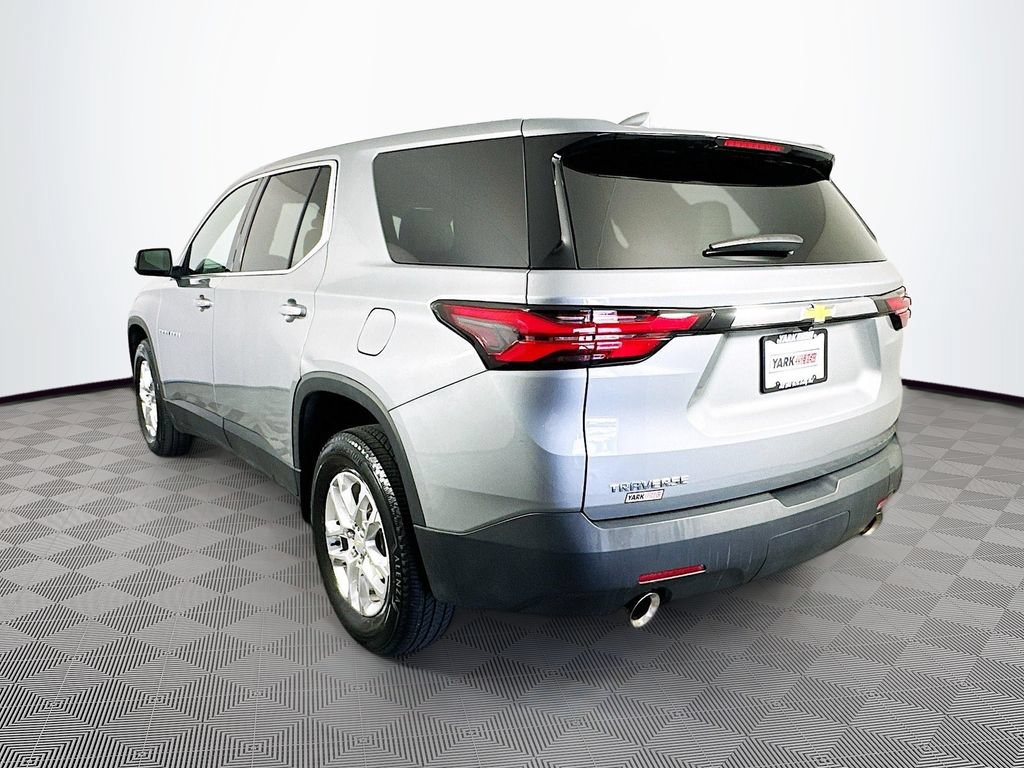 Used 2023 Chevrolet Traverse LS w/ Safety Package FWD image 7