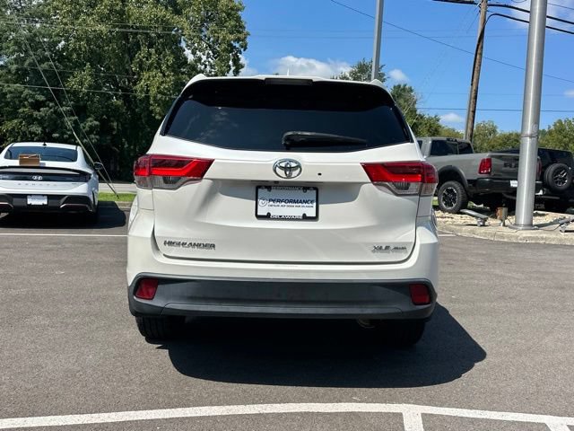 Used 2019 Toyota Highlander XLE AWD/4WD image 15