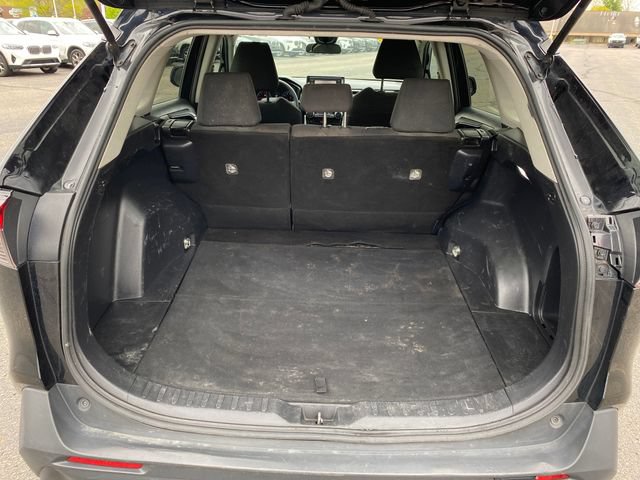 Used 2021 Toyota RAV4 LE FWD image 19