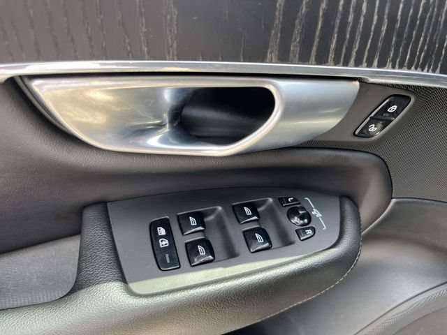 Used 2020 Volvo XC90 T5 Momentum w/ Protection Package Premier AWD/4WD image 19