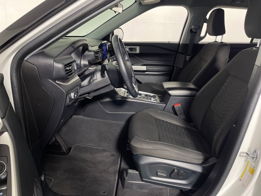 Used 2021 Ford Explorer XLT image 12
