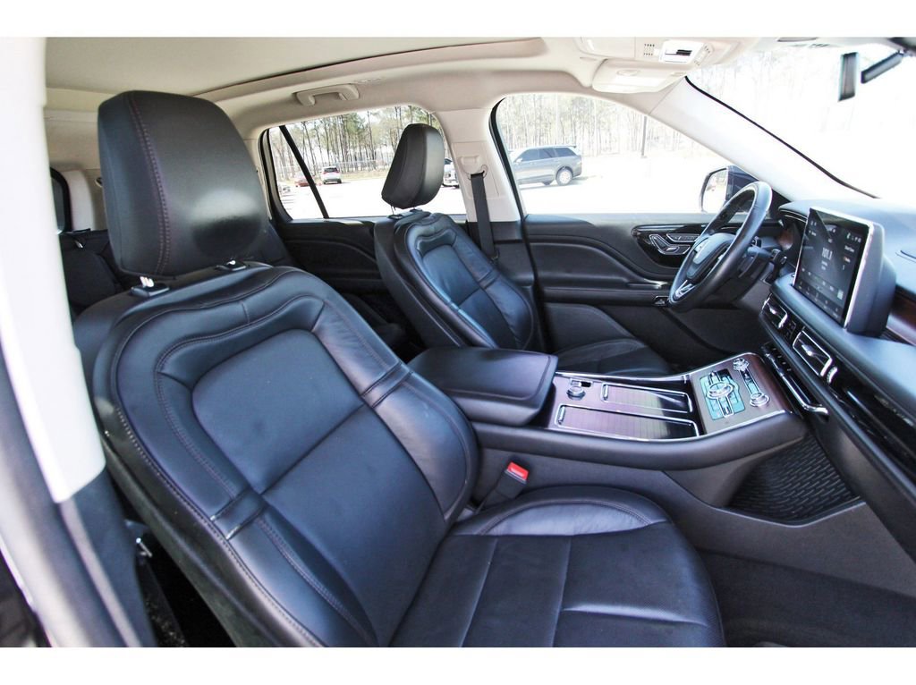 Used 2023 Lincoln Aviator Reserve w/ Equipment Group 201A RWD image 29