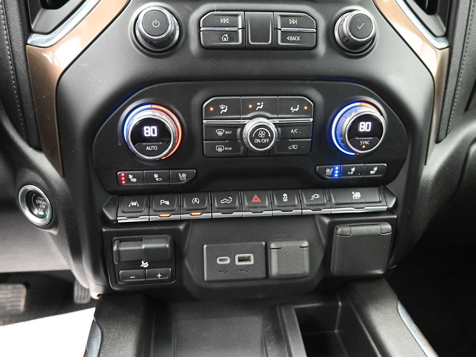 Used 2021 Chevrolet Silverado 1500 High Country w/ Technology Package image 9