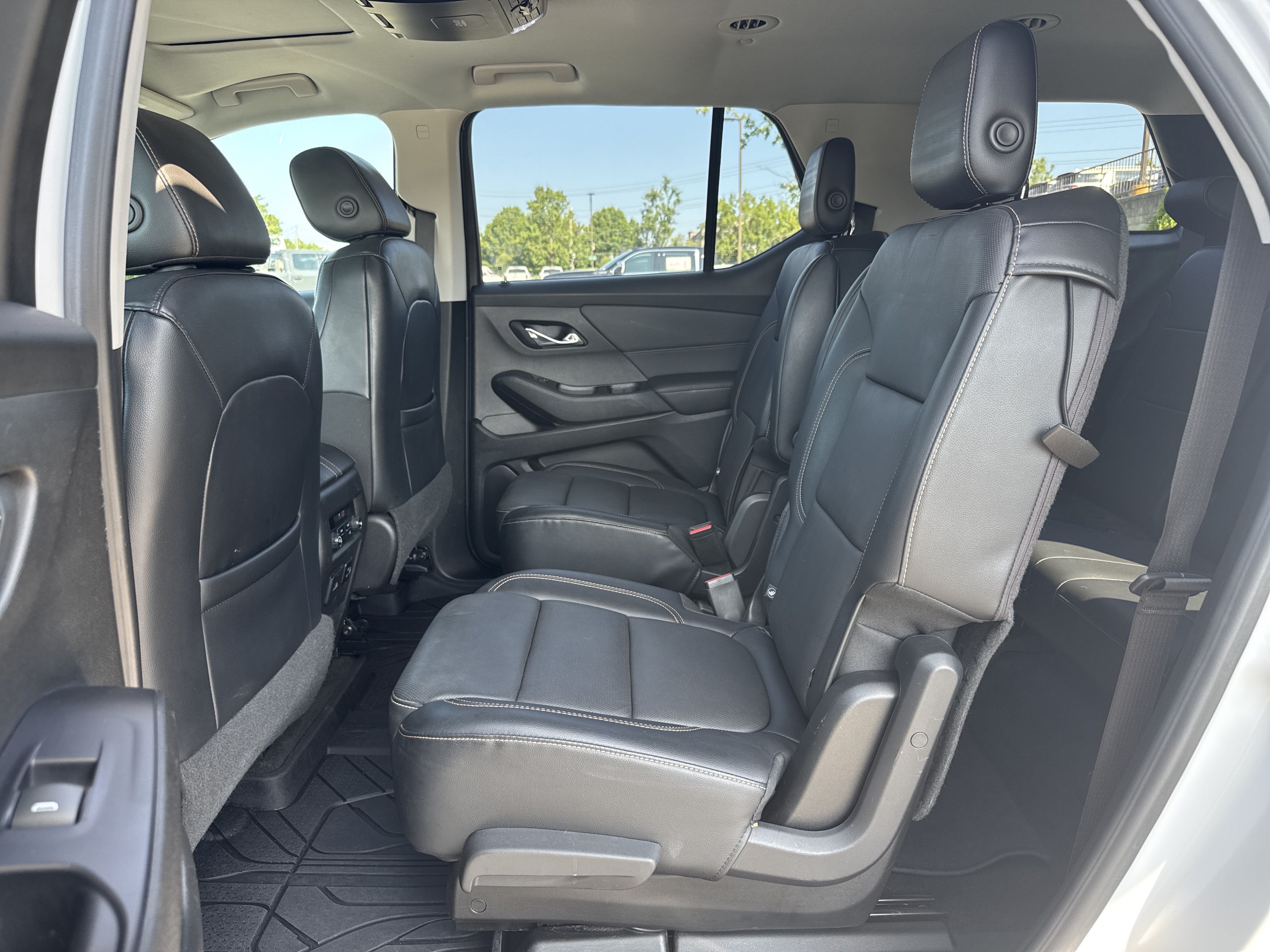 Used 2018 Chevrolet Traverse Premier AWD/4WD image 32