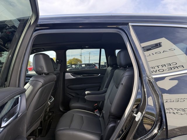 Used 2025 Cadillac XT6 Premium Luxury image 10