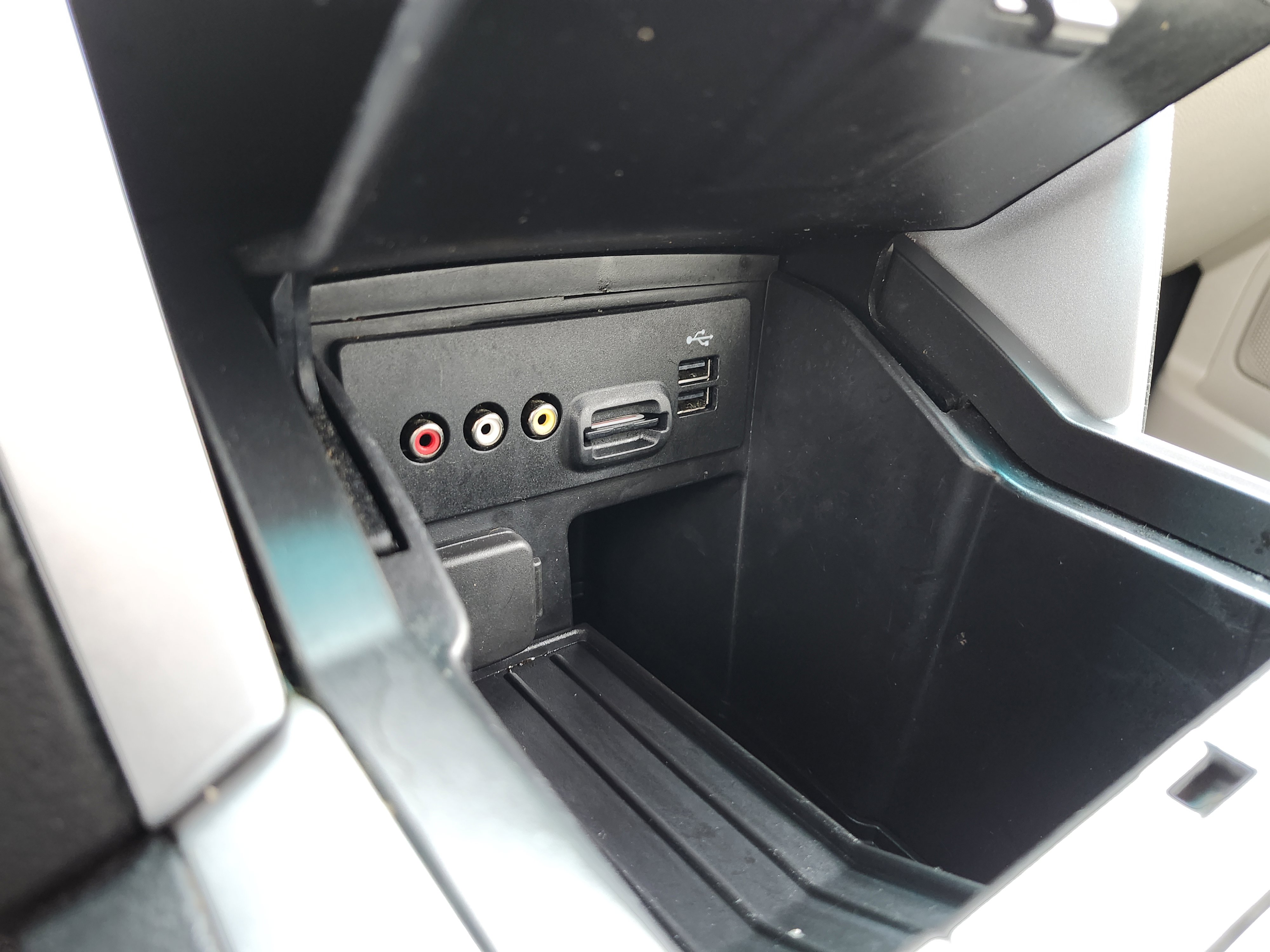 Used 2013 Ford Explorer XLT image 12