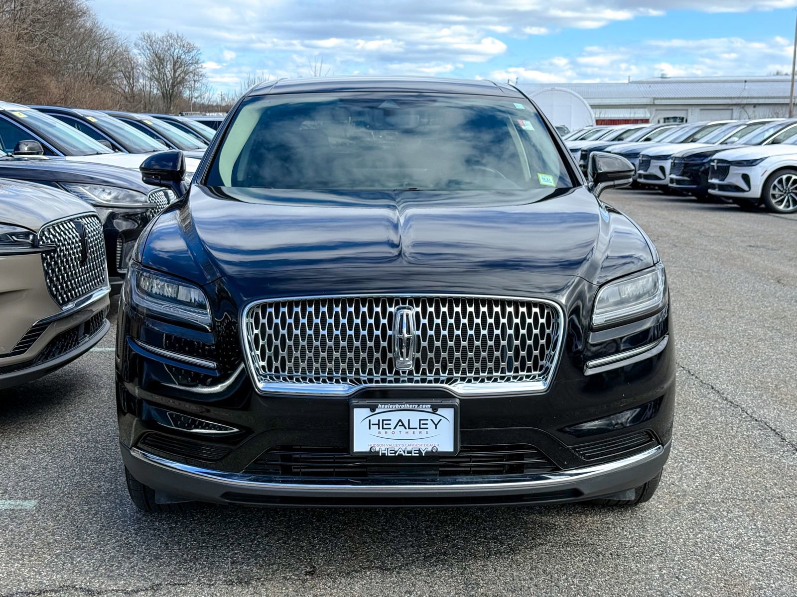 Used 2023 Lincoln Nautilus AWD w/ Premium Package image 2