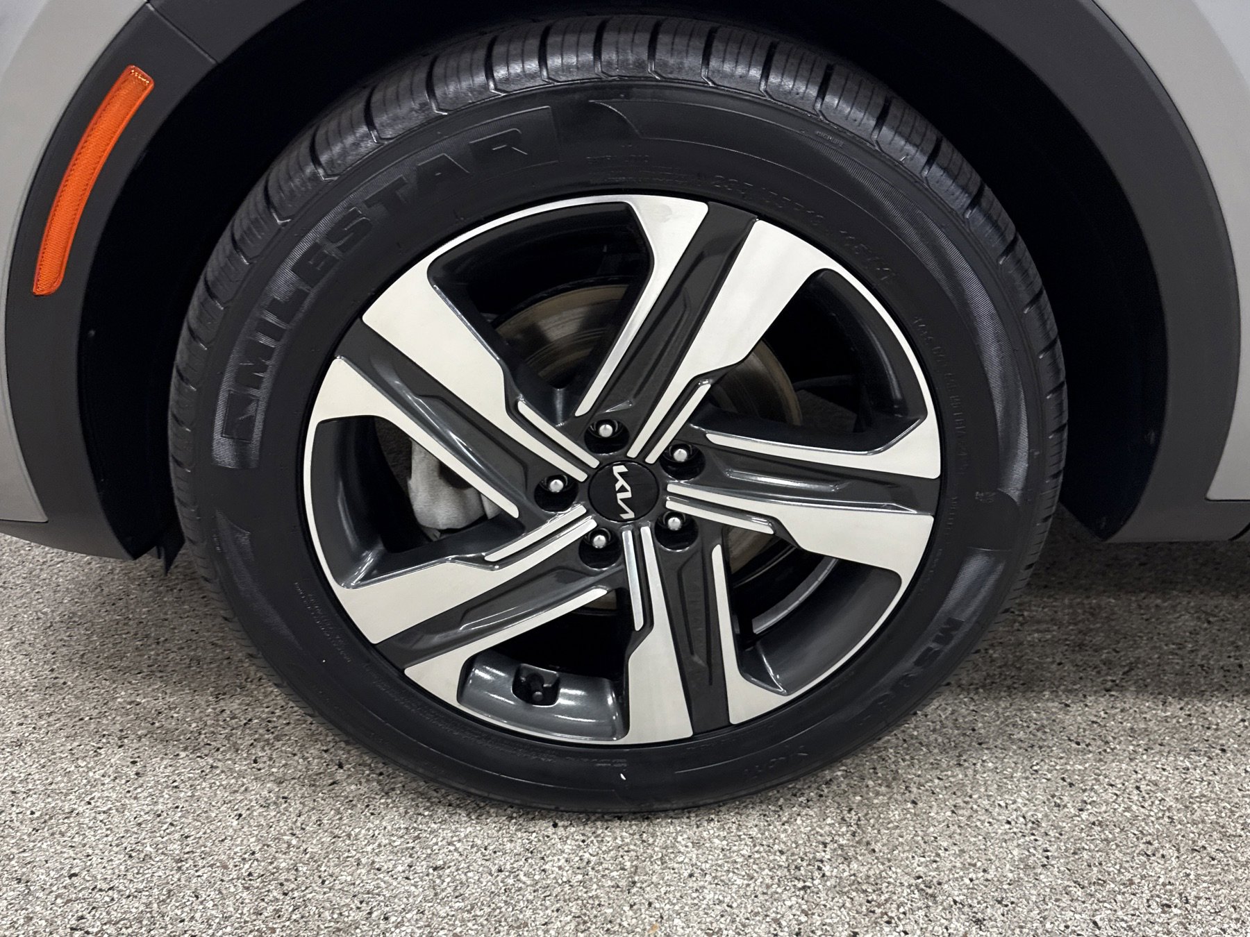 Used 2023 Kia Sorento SX Prestige image 2