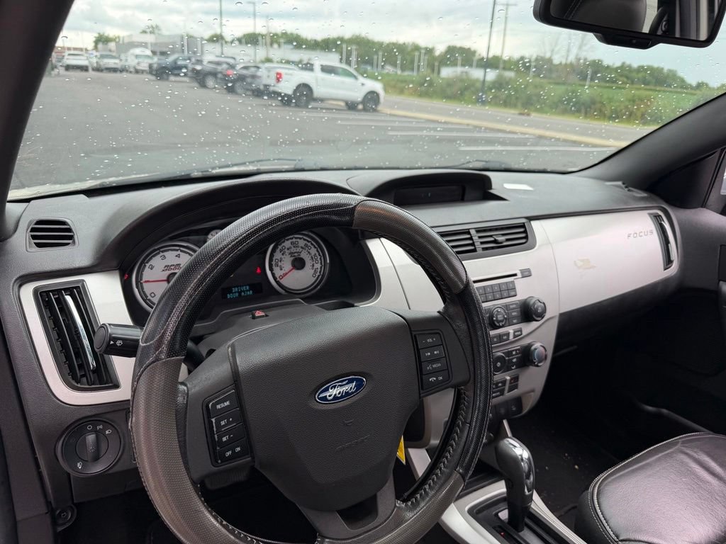 Used 2010 Ford Focus SEL FWD image 11