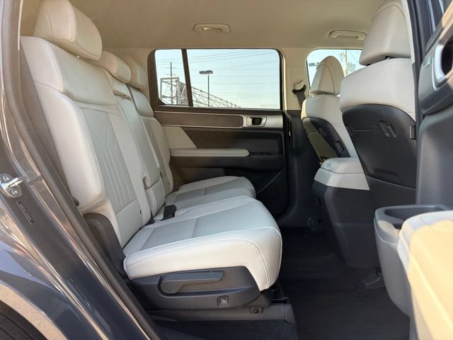 Used 2025 Hyundai Santa Fe SEL FWD image 25
