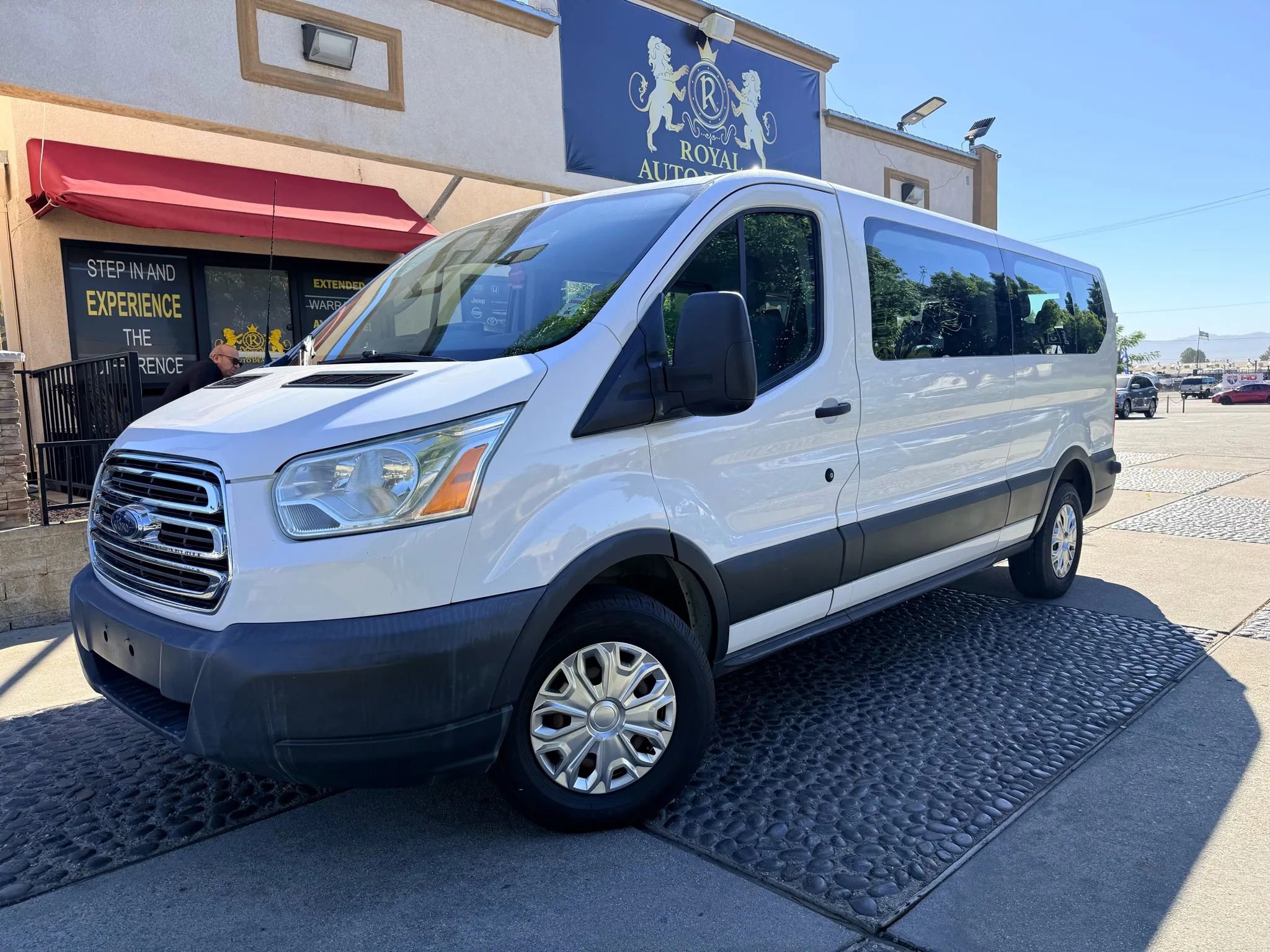 Used 2015 Ford Transit 350 XLT RWD image 1