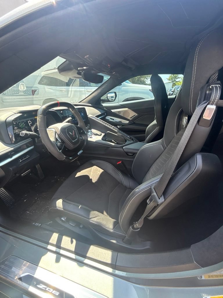 Used 2024 Chevrolet Corvette Z06 RWD image 12