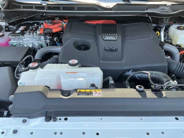 Certified 2025 Toyota Tundra Capstone AWD/4WD image 24