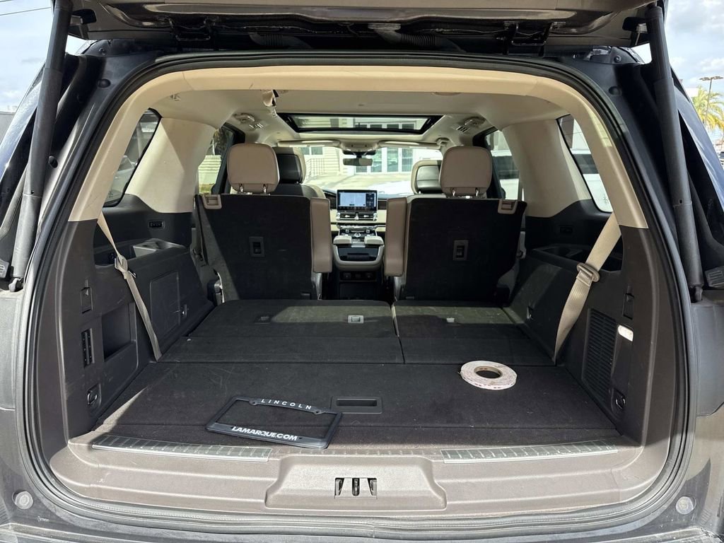 Certified 2024 Lincoln Navigator Premiere image 9