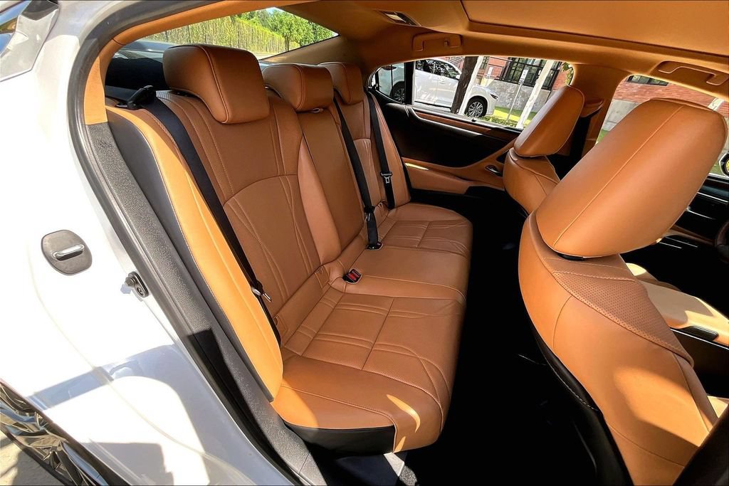 Used 2024 Lexus ES 350 Ultra Luxury w/ Accessory Package (Z2) FWD image 37