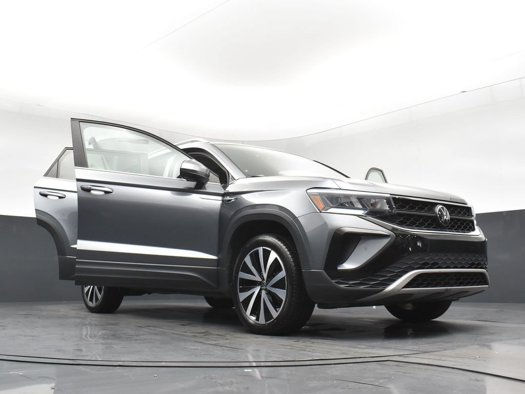 Used 2024 Volkswagen Taos SE FWD image 29