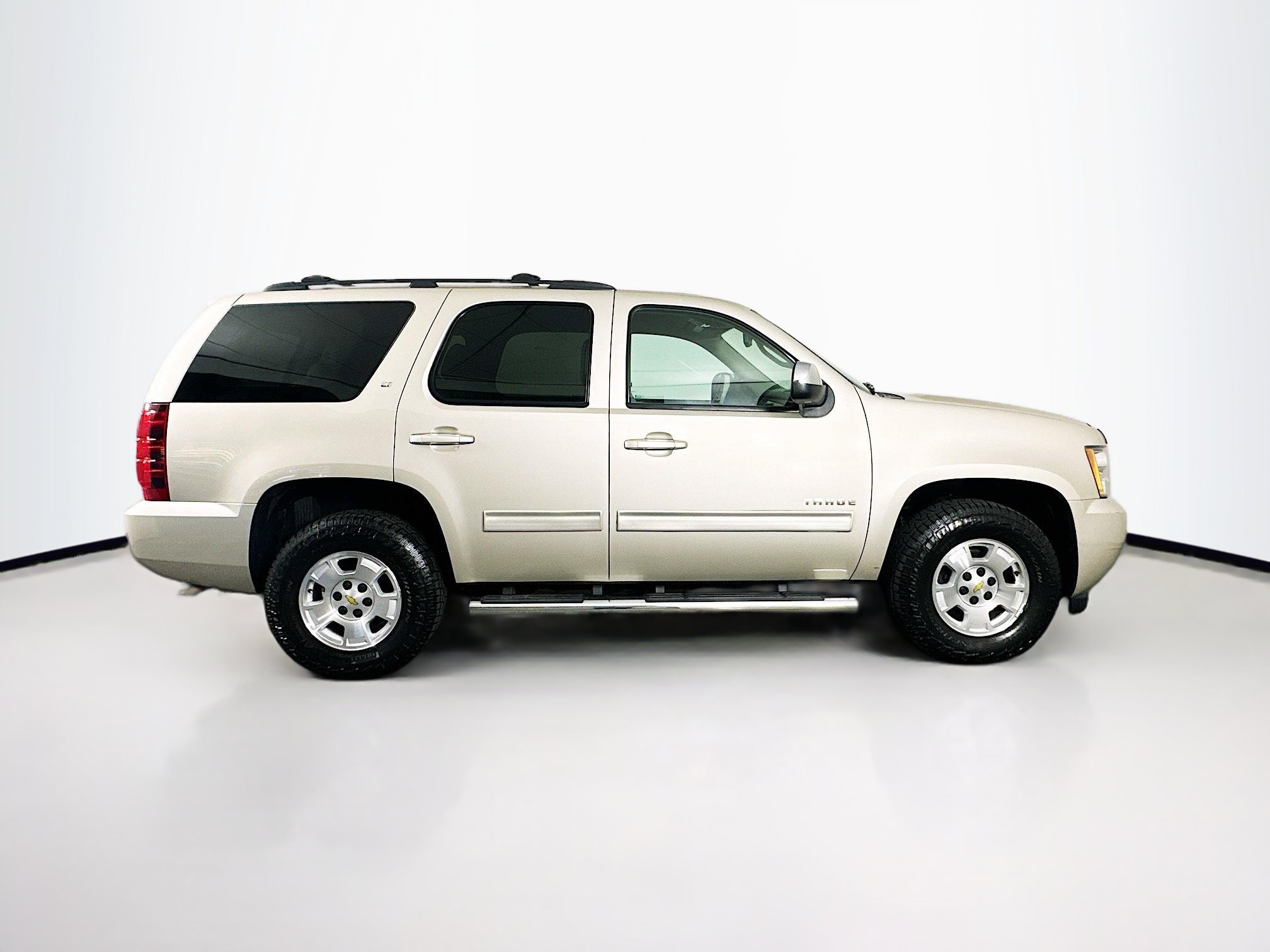 Used 2014 Chevrolet Tahoe LT w/ Luxury Package AWD/4WD image 10