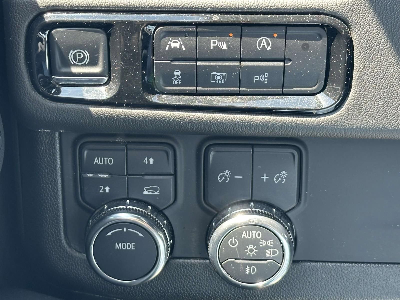 Certified 2025 GMC Yukon Denali AWD/4WD image 17