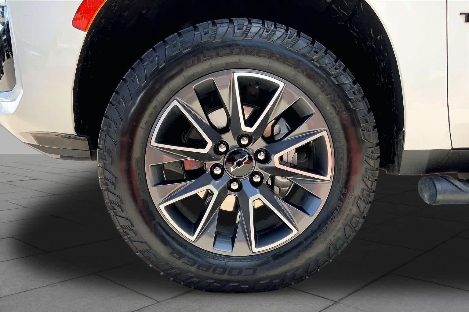 Used 2024 Chevrolet Tahoe Z71 AWD/4WD image 11