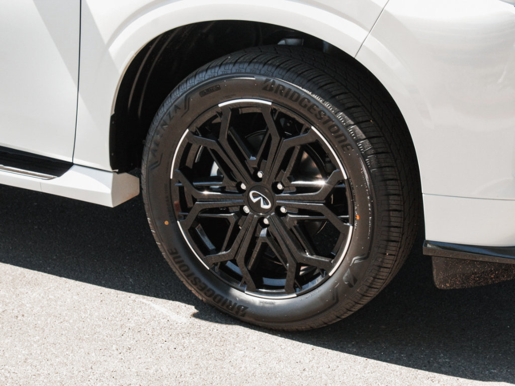 New 2027 INFINITI QX80 Sensory AWD/4WD image 4