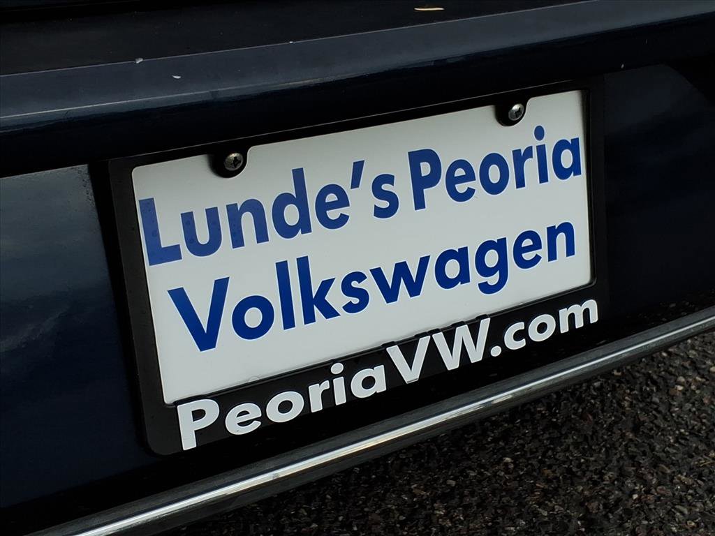 Used 2018 Volkswagen Golf S image 15