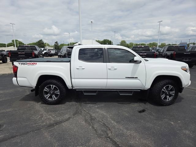 Used 2019 Toyota Tacoma TRD Sport AWD/4WD image 25
