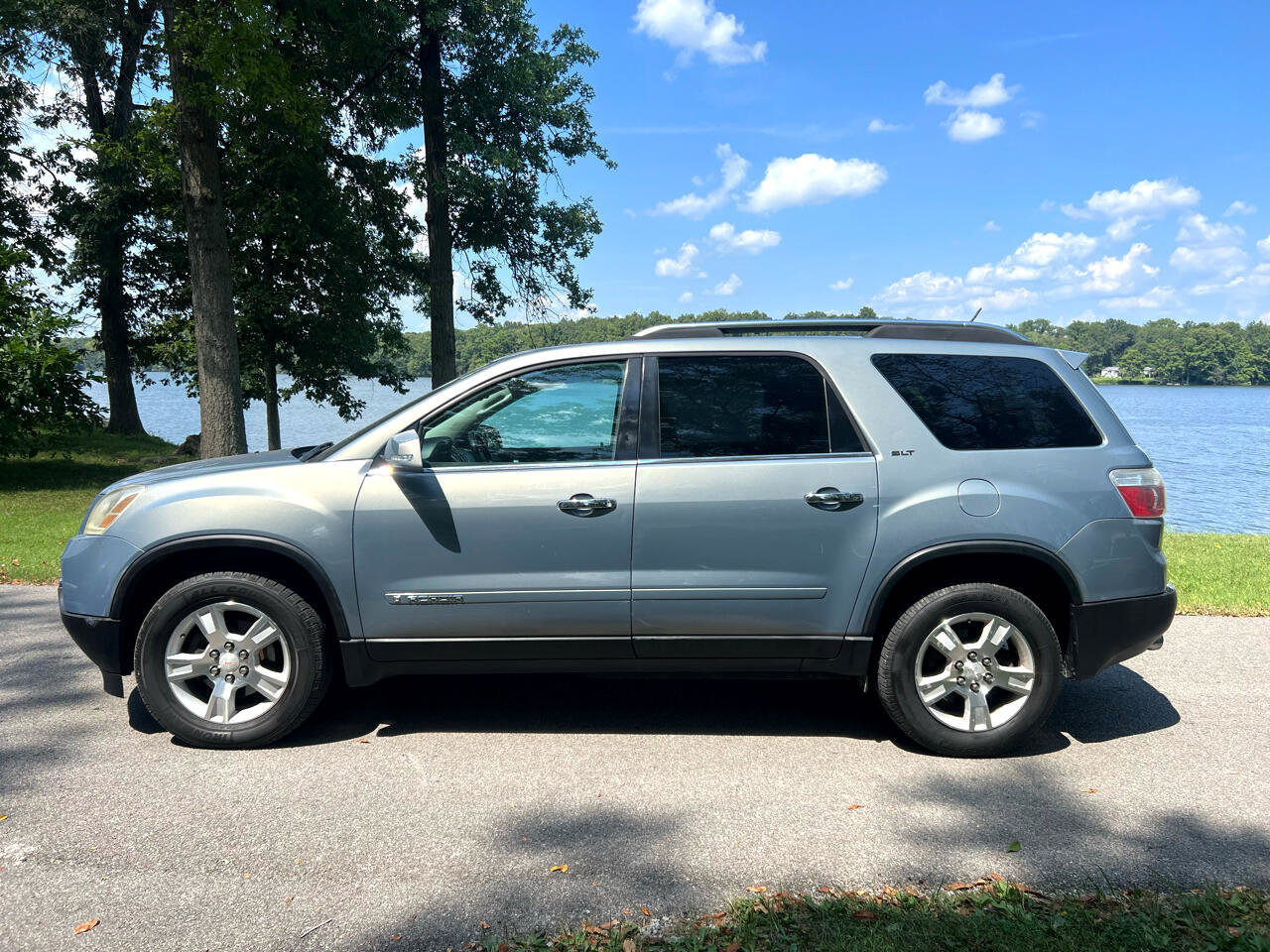 Used 2008 GMC Acadia SLT w/ Convenience Package