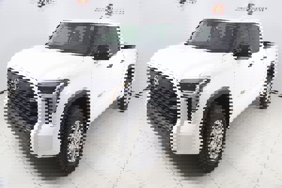 Used 2024 Toyota Tundra SR5 w/ SR5 Convenience Package AWD/4WD image 21