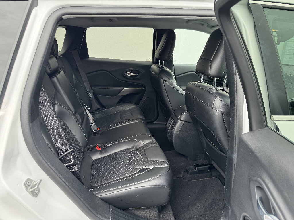 Used 2020 Jeep Cherokee Limited AWD/4WD image 11