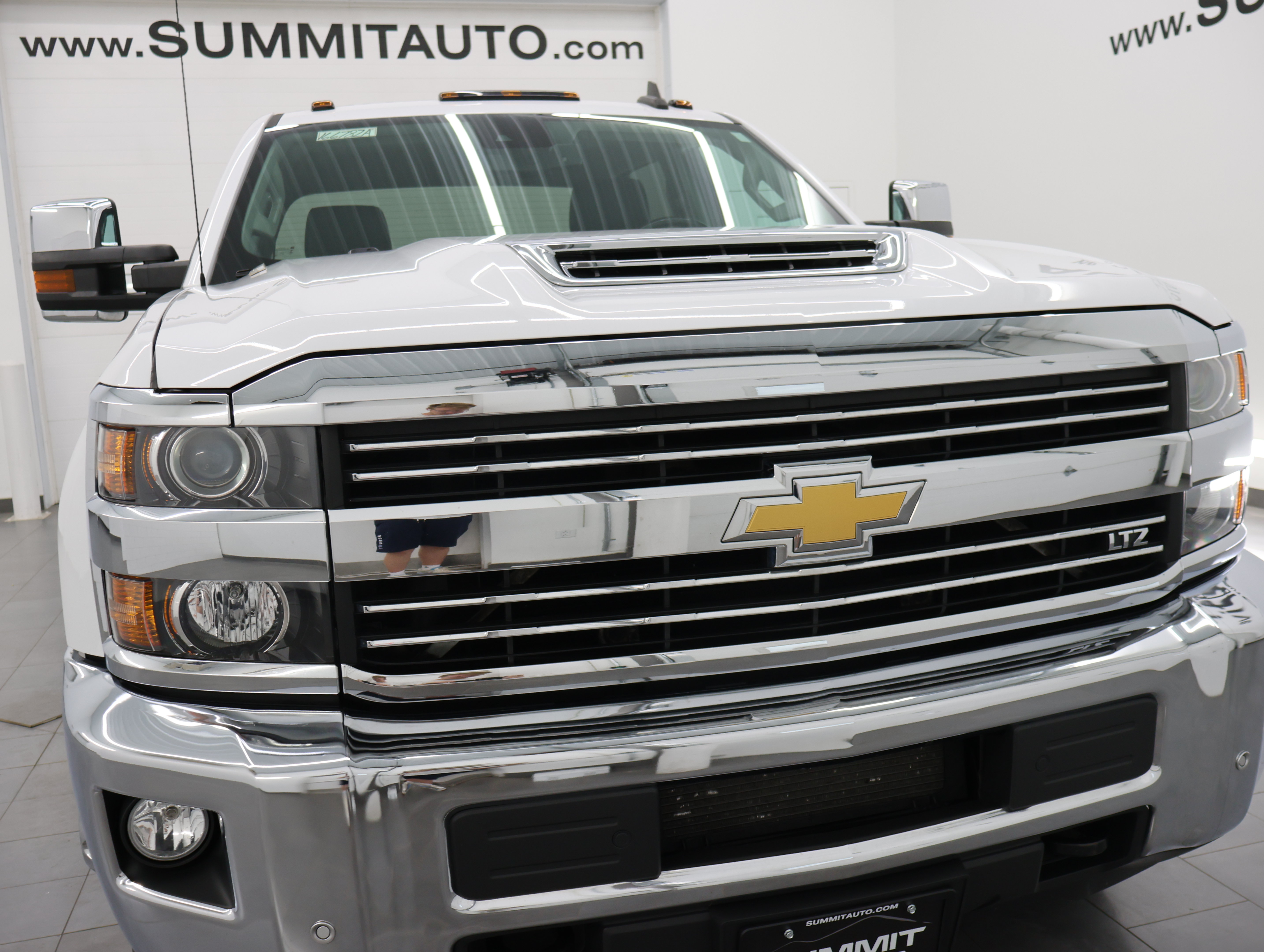 Used 2019 Chevrolet Silverado 3500 LTZ w/ Duramax Plus Package AWD/4WD image 20