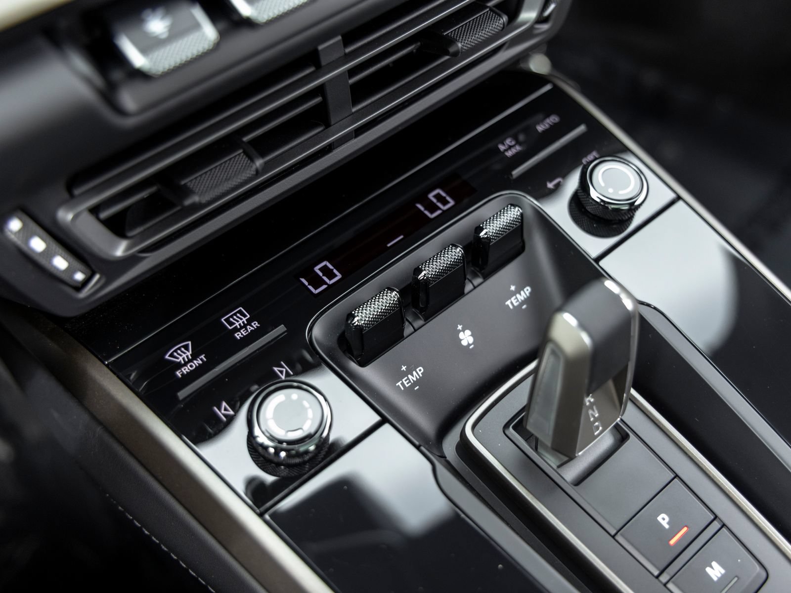 Certified 2025 Porsche 911 Turbo AWD/4WD image 45