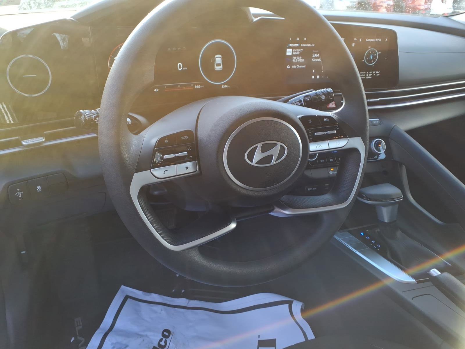 Used 2024 Hyundai Elantra SEL image 11