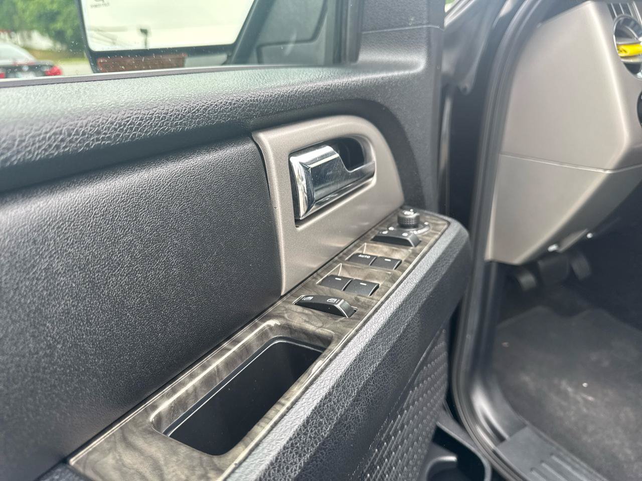 Used 2017 Ford Expedition Limited AWD/4WD image 25