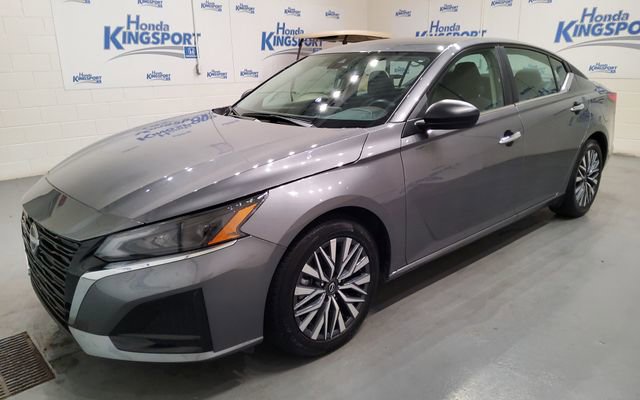 Used 2025 Nissan Altima 2.5 SV FWD image 40
