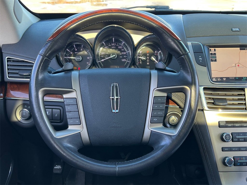 Used 2012 Lincoln MKT AWD image 10