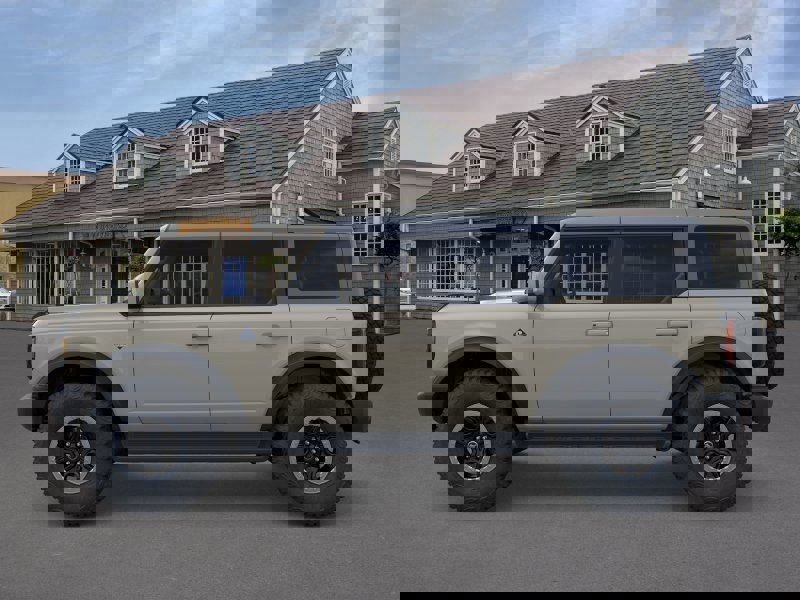 New 2025 Ford Bronco Outer Banks w/ Sasquatch Package AWD/4WD image 3