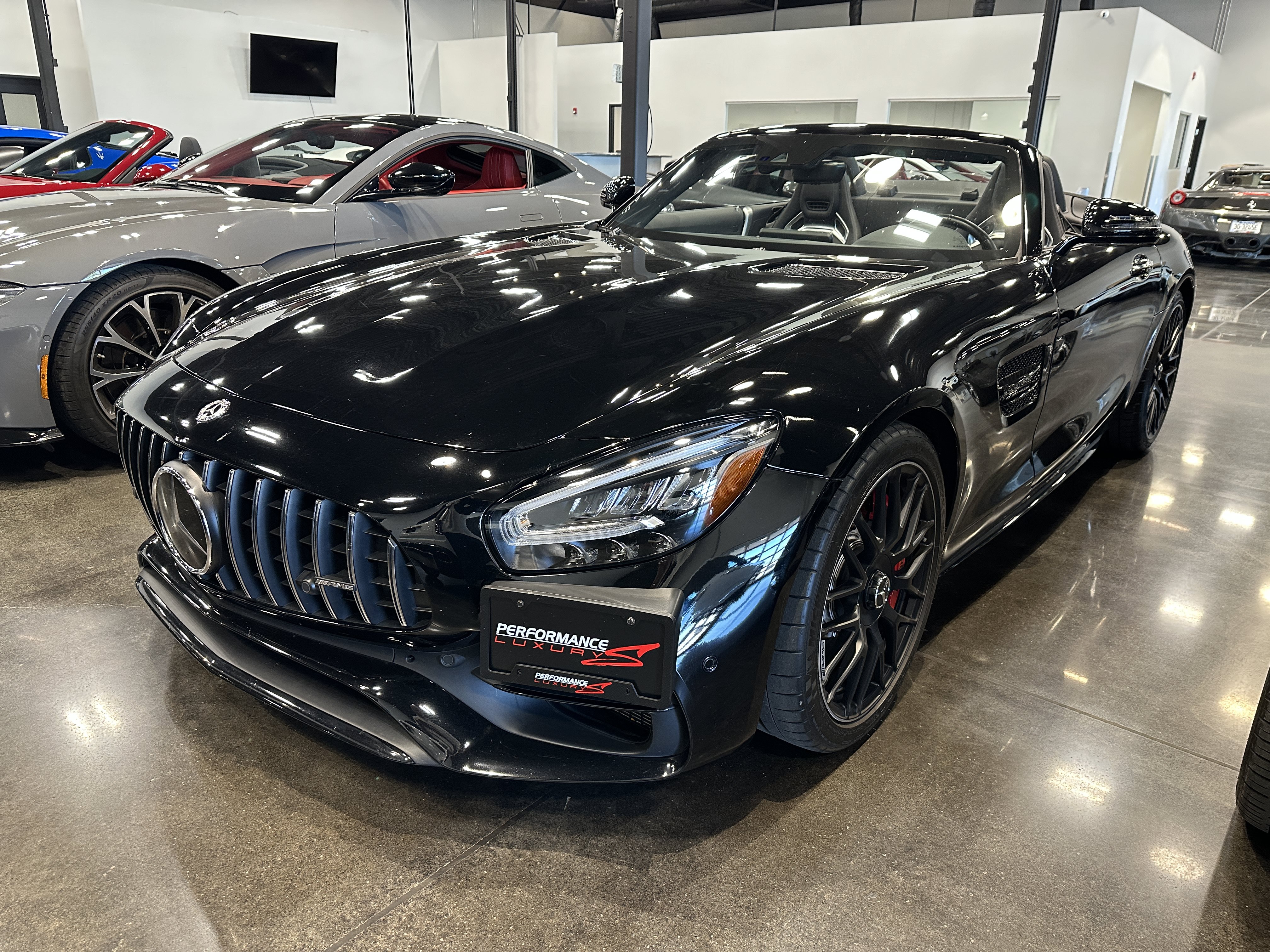 Used 2021 Mercedes-Benz AMG GT Roadster image 2