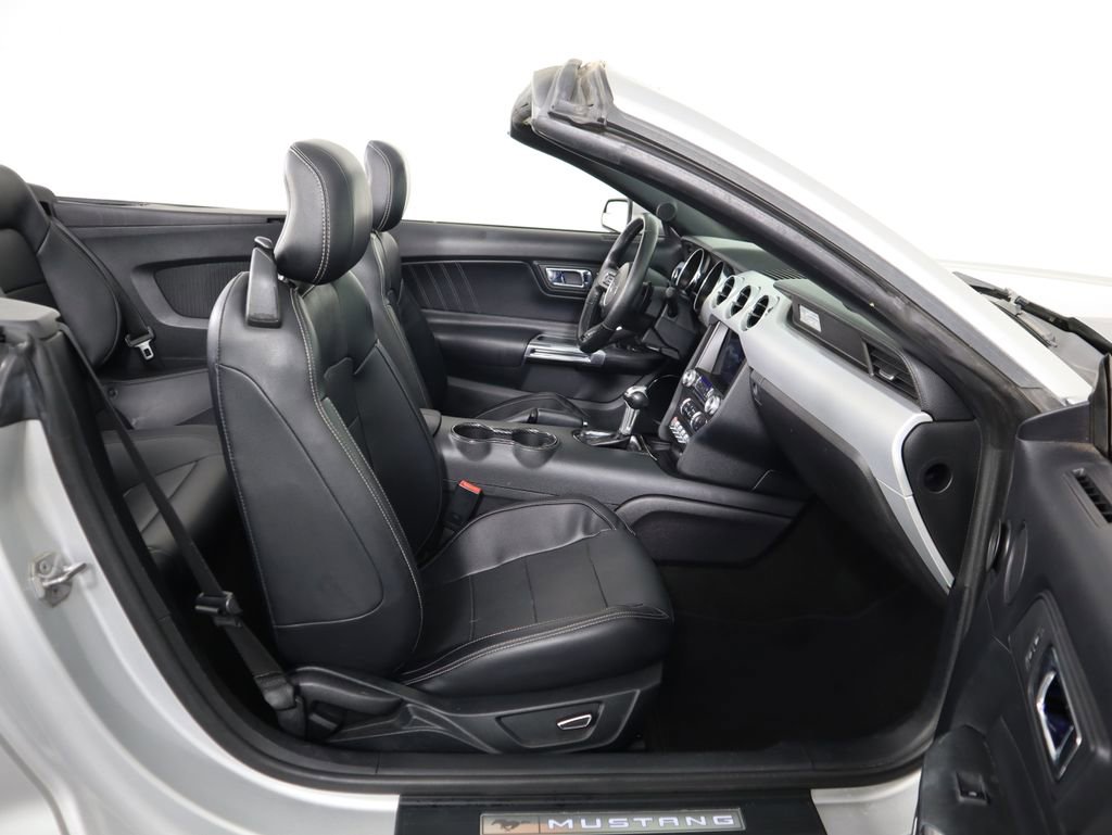 Used 2016 Ford Mustang Premium image 28