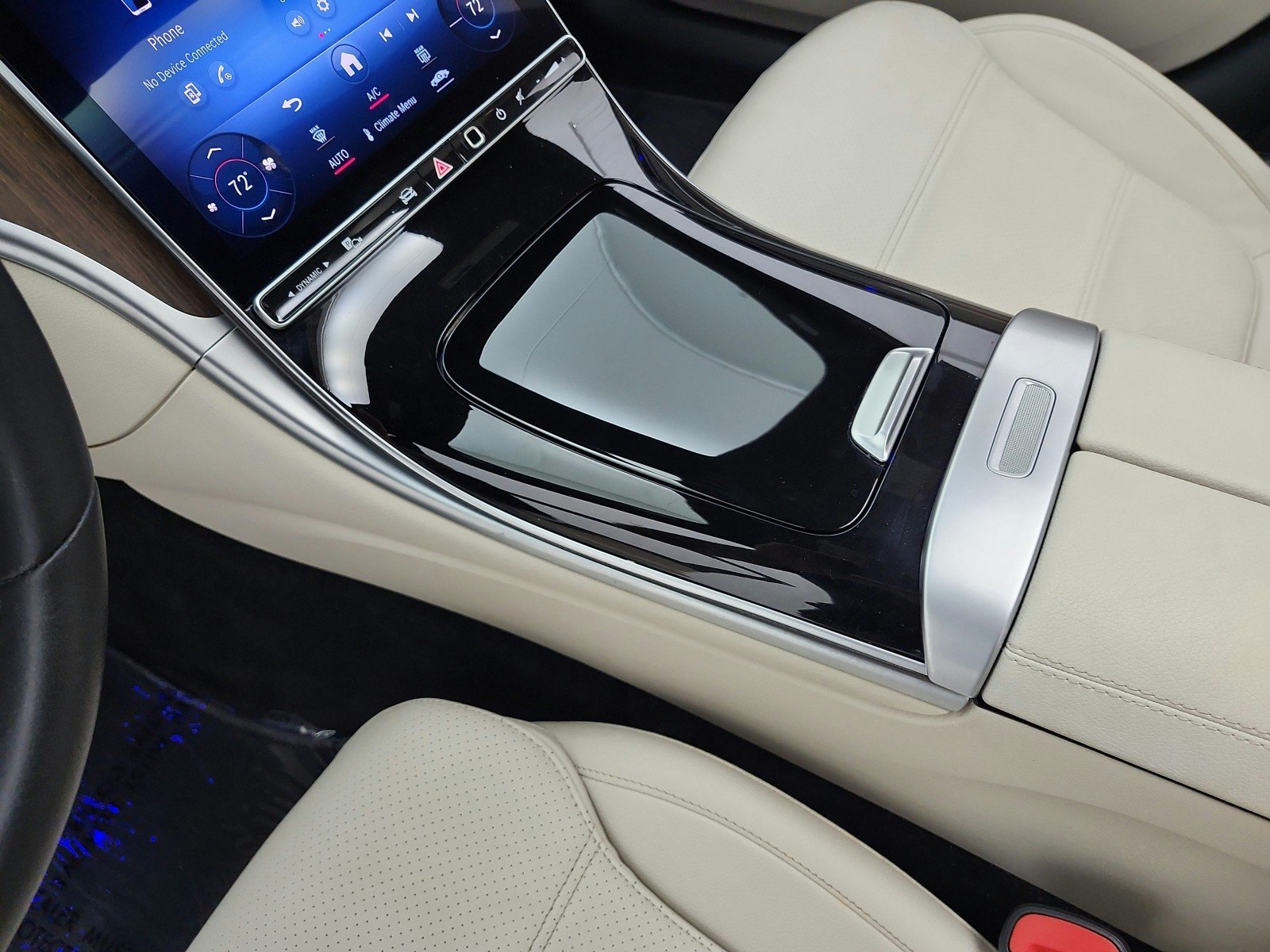 Used 2024 Mercedes-Benz C 300 Sedan image 11