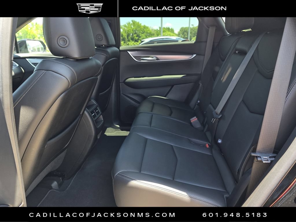 Certified 2025 Cadillac XT5 Luxury FWD image 28