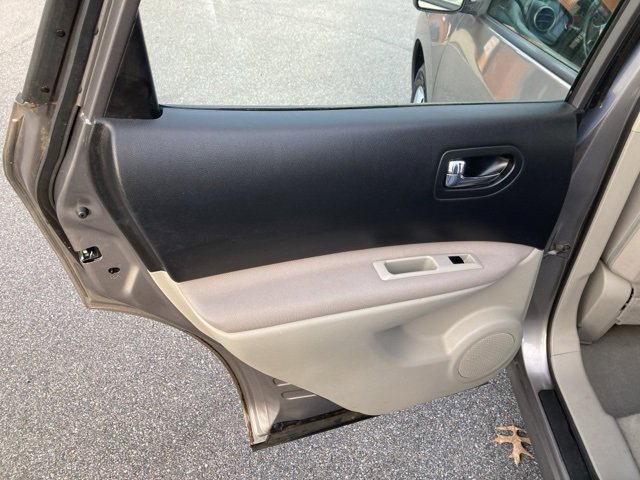 Used 2011 Nissan Rogue S image 23