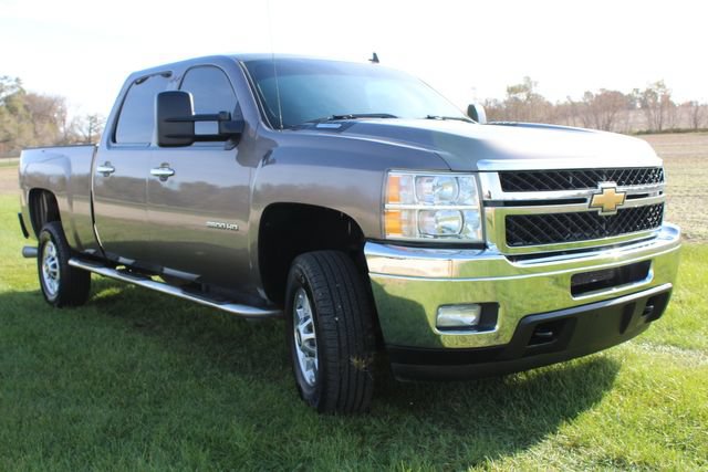 Used 2011 Chevrolet Silverado 2500 LT w/ Interior Plus Package AWD/4WD image 7