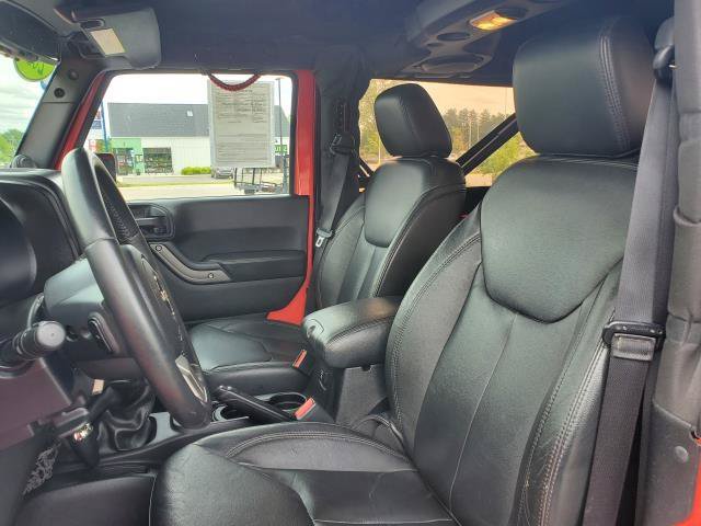 Used 2013 Jeep Wrangler Sahara AWD/4WD image 5