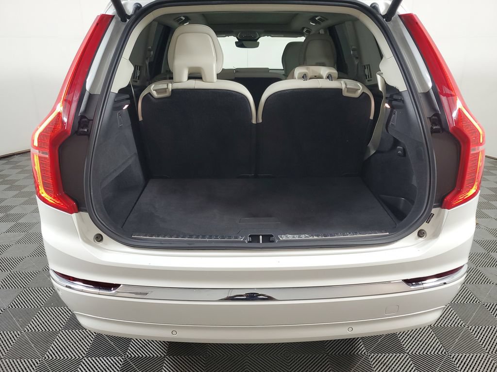 Certified 2025 Volvo XC90 T8 Core AWD/4WD image 11