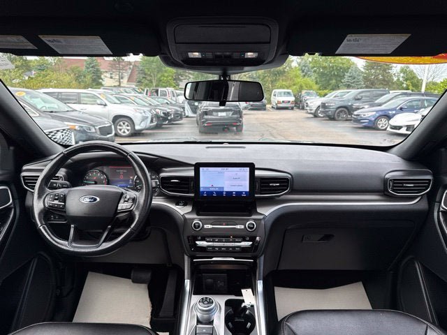 Used 2020 Ford Explorer XLT w/ Equipment Group 202A AWD/4WD image 27